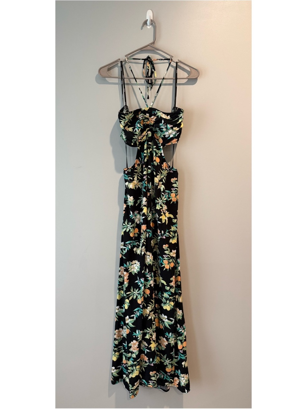 Women’s Forever 21 backless halter maxi dress